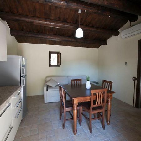 Liscia Country Relais Guest House Sant'Antonio di Gallura Exterior photo