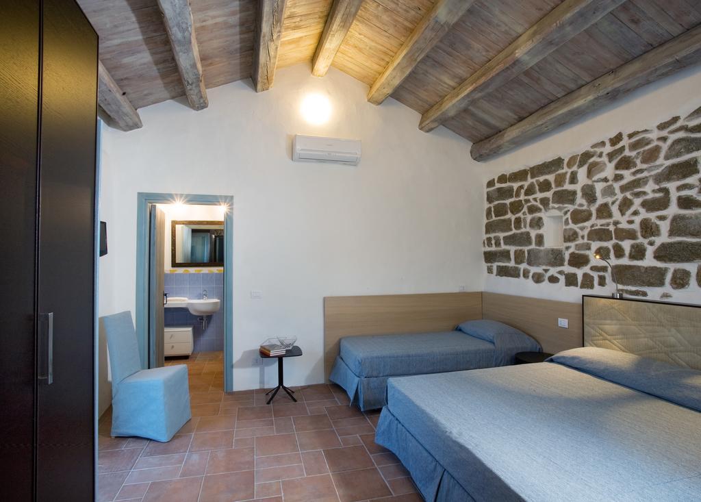 Liscia Country Relais Guest House Sant'Antonio di Gallura Exterior photo