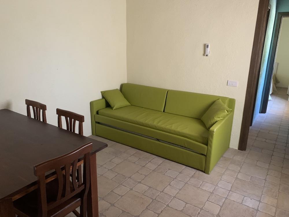 Liscia Country Relais Guest House Sant'Antonio di Gallura Exterior photo