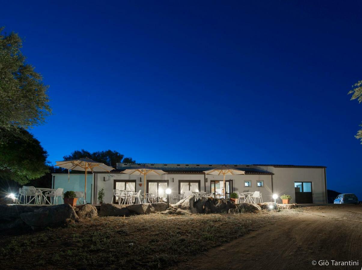 Liscia Country Relais Guest House Sant'Antonio di Gallura Exterior photo